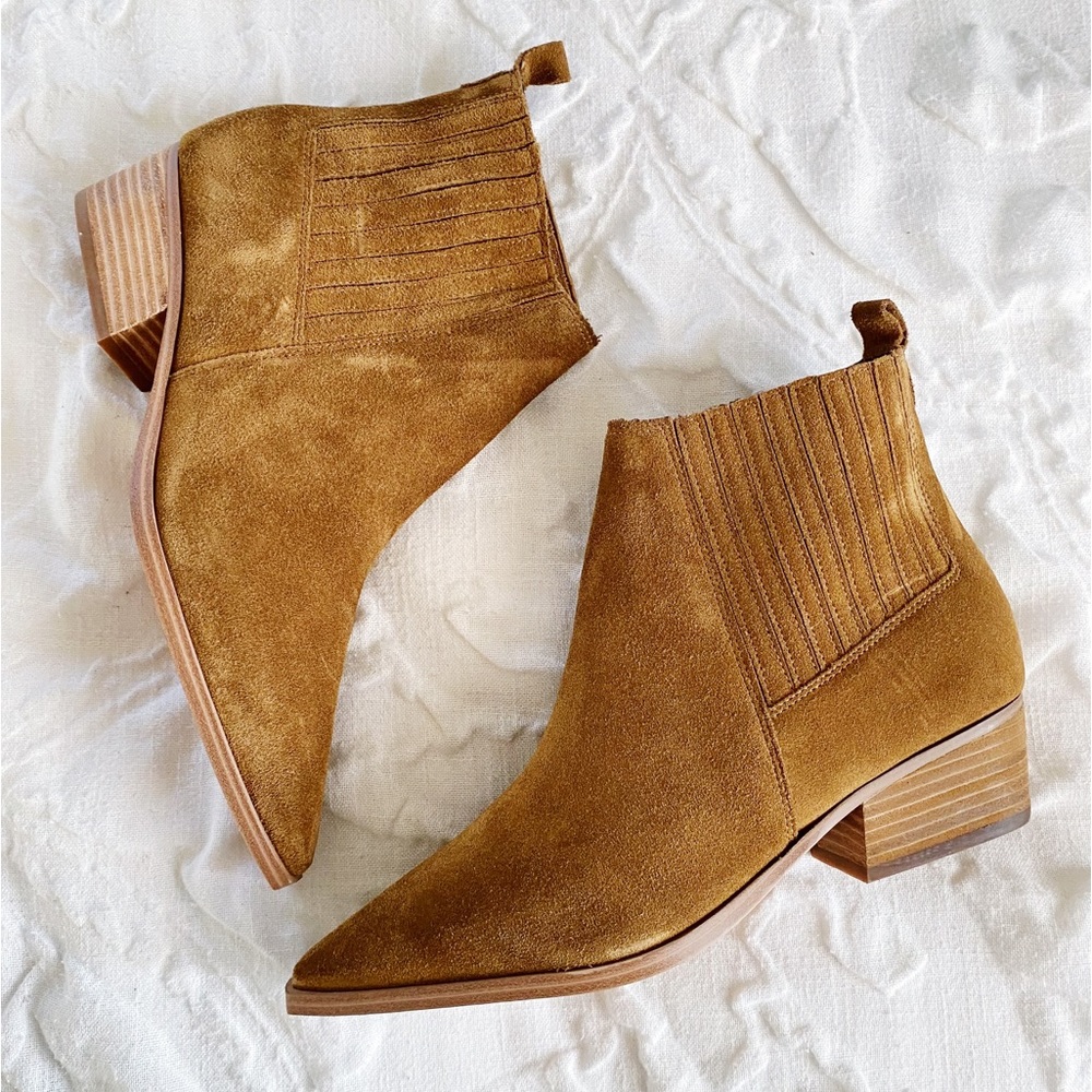 Marc Fisher Yarita Bootie Size 8.5
New $179